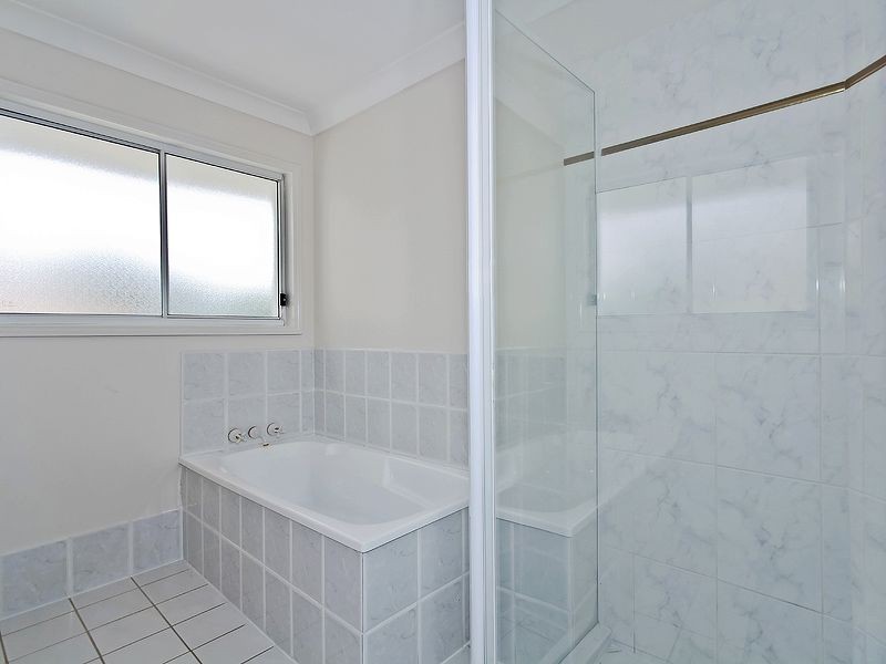 11 Carrington Place, Carindale QLD 4152