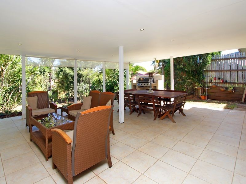 8 Penguin Street, Wellington Point QLD 4160