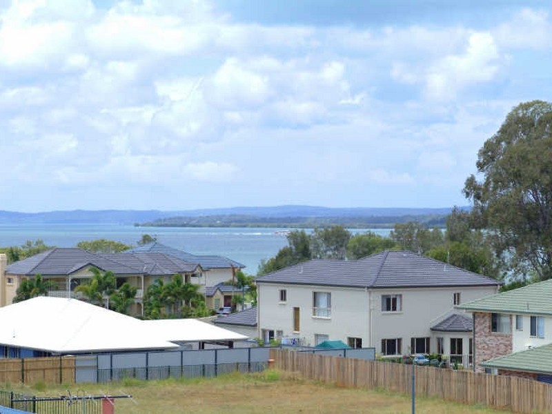 17 Penzance Drive, Redland Bay QLD 4165