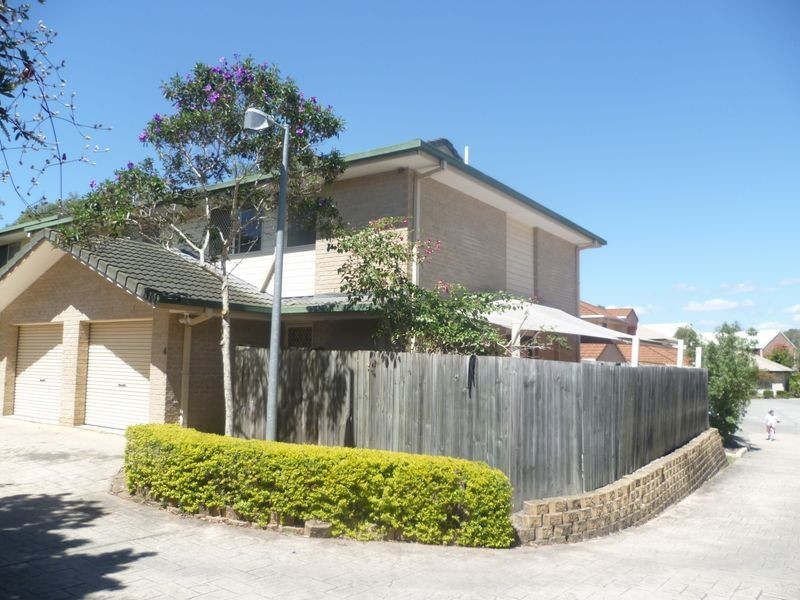 4/4 Bushmead Street, Nerang QLD 4211