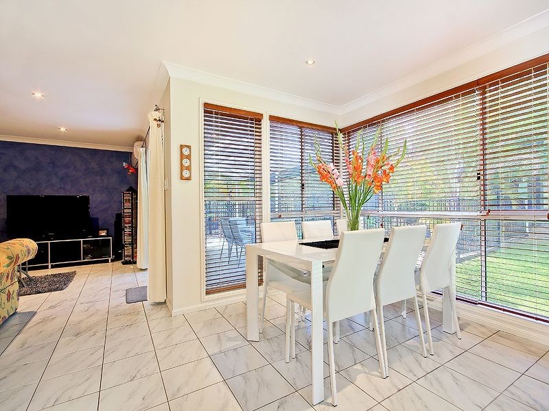 81 Lakeside Drive, Carbrook QLD 4130