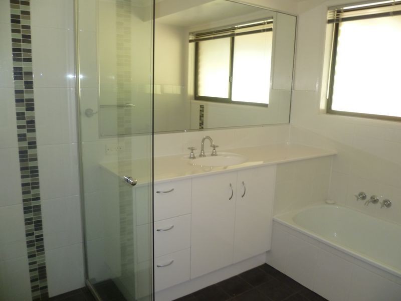 37 Catherine St, Birkdale QLD 4159