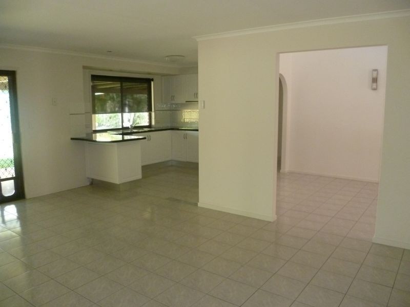 37 Catherine St, Birkdale QLD 4159