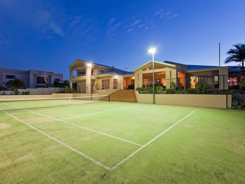 6 Commodore Court, Birkdale QLD 4159