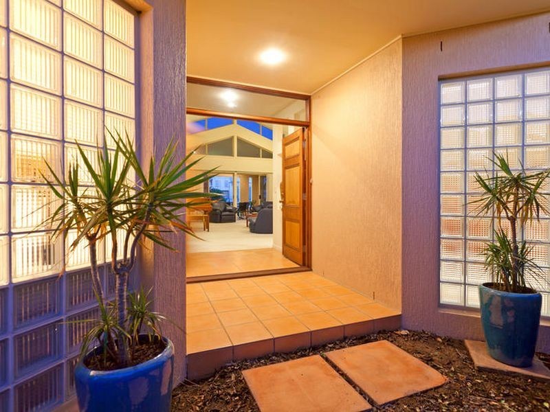 6 Commodore Court, Birkdale QLD 4159