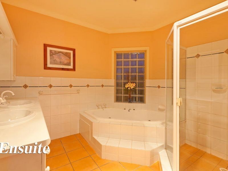 6 Commodore Court, Birkdale QLD 4159