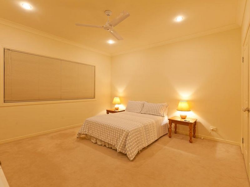 6 Commodore Court, Birkdale QLD 4159