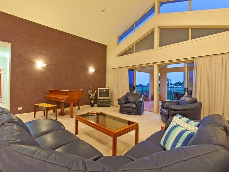 6 Commodore Court, Birkdale QLD 4159