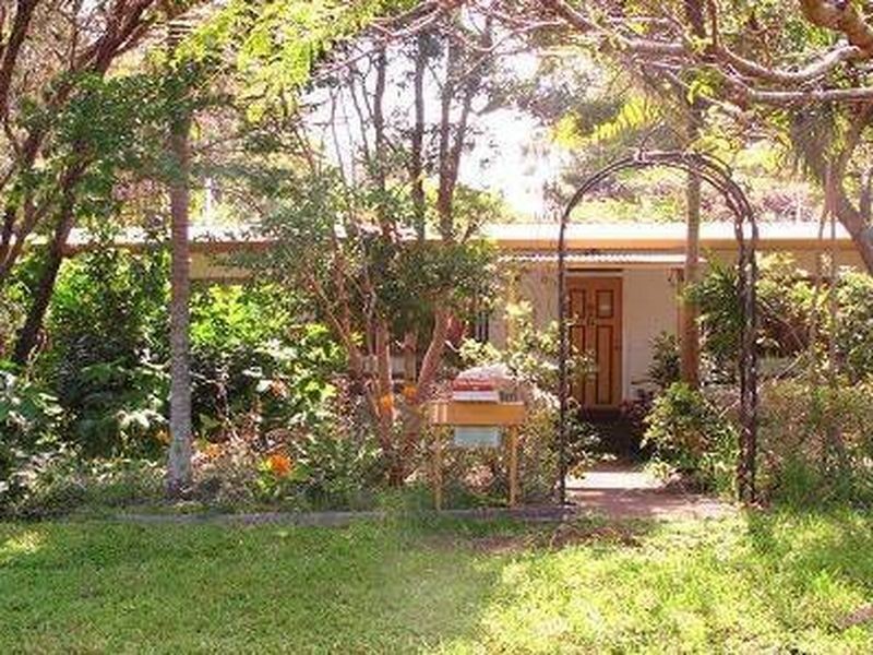 11 St Andrews Avenue, Birkdale QLD 4159