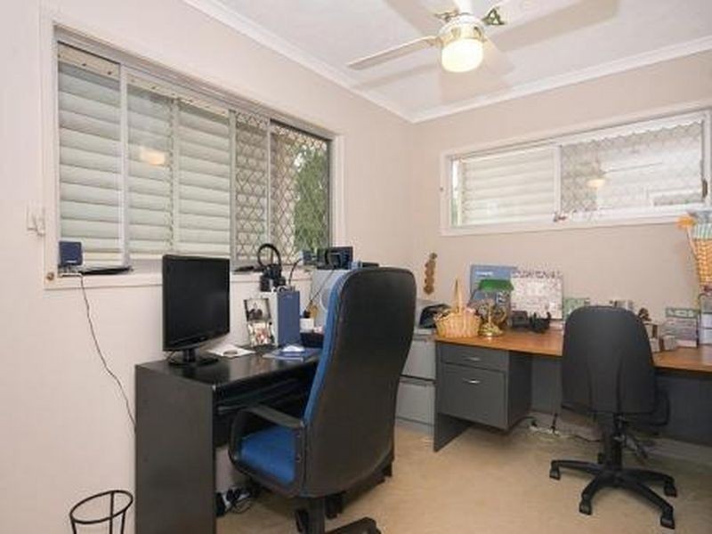 21 Cowper Avenue, Eagleby QLD 4207