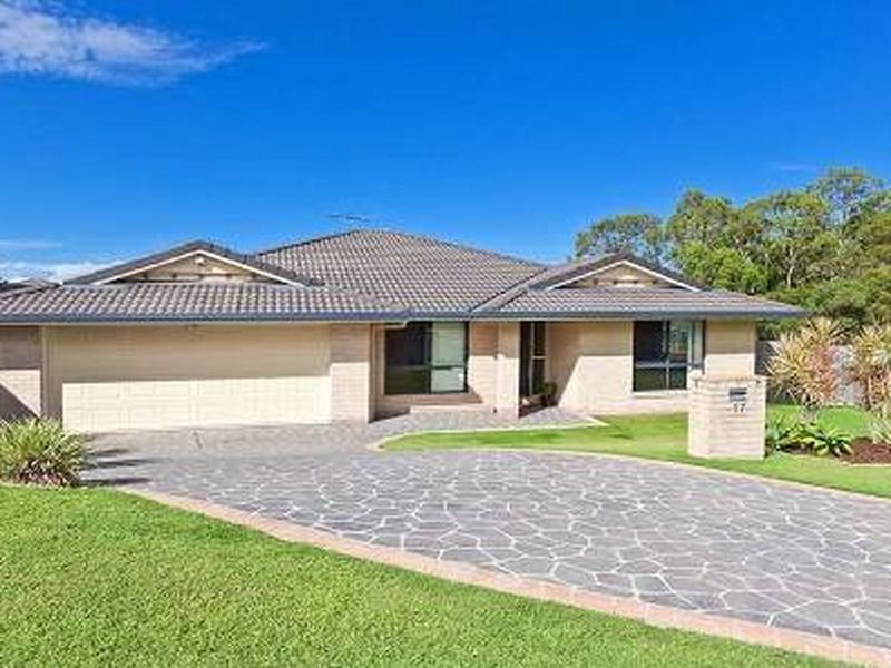 17 Emperor Drive, Redland Bay QLD 4165