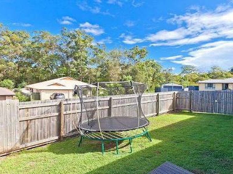 17 Emperor Drive, Redland Bay QLD 4165