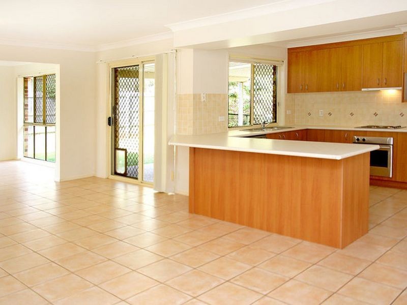 25 Hilliards Park Drive, Wellington Point QLD 4160