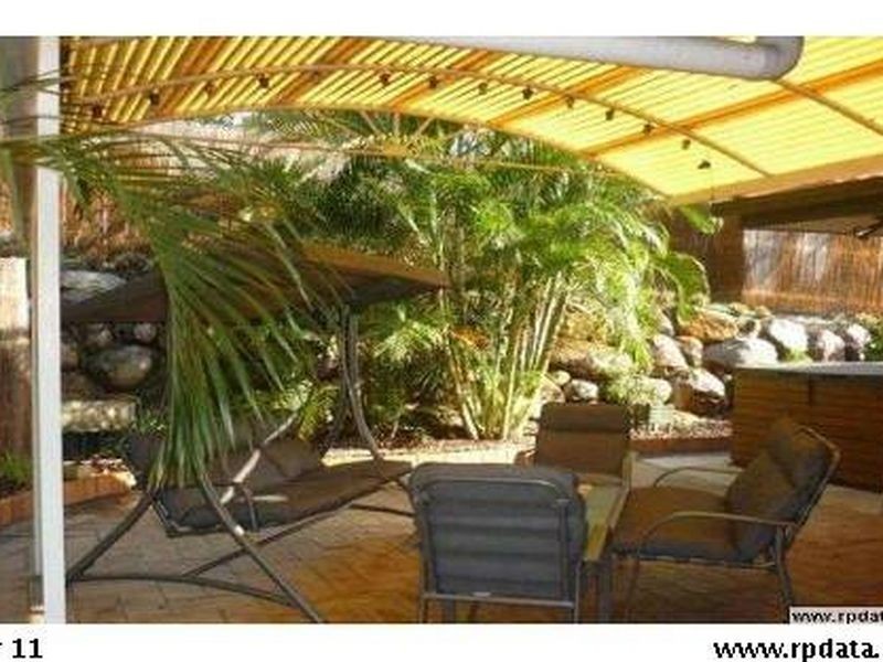 1 Harris Place, Seventeen Mile Rocks QLD 4073