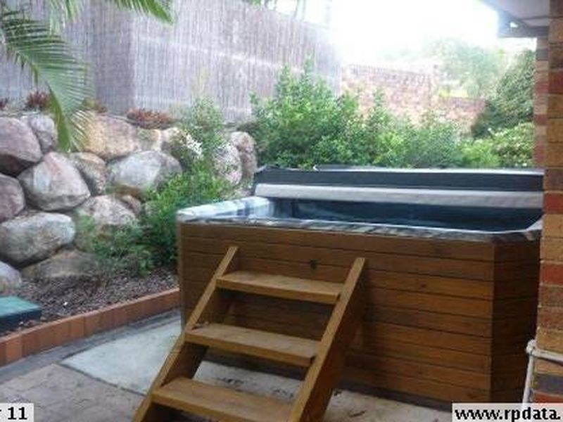 1 Harris Place, Seventeen Mile Rocks QLD 4073