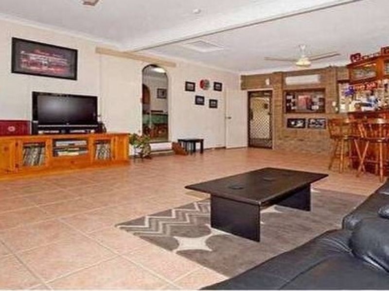 43 Valantine Road, Birkdale QLD 4159