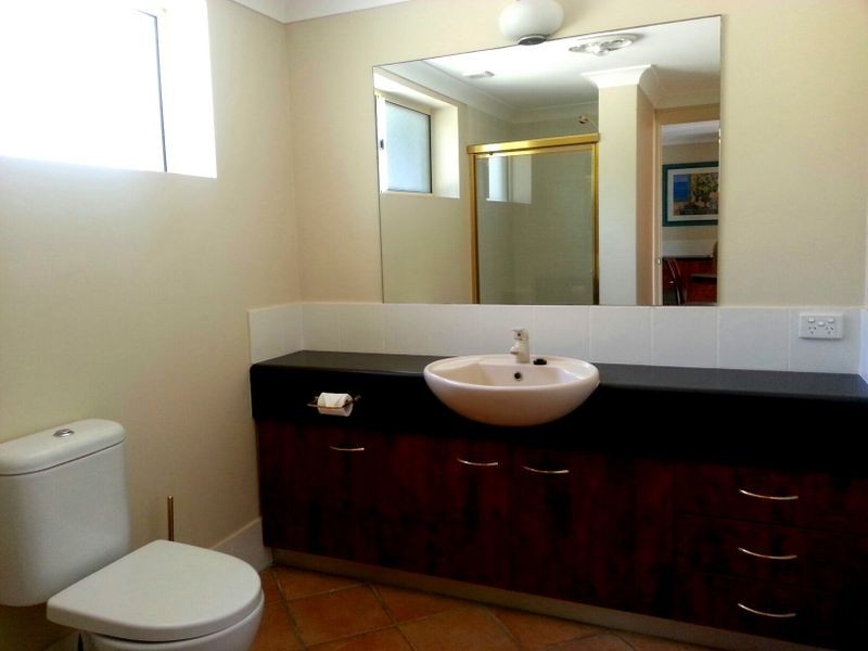 10 Commodore Drive, Birkdale QLD 4159