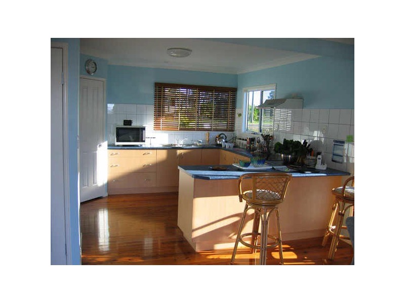 27 Bay Dr, Russell Island QLD 4184