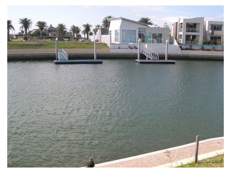 Lot 674 Royal Albert, Sovereign Islands QLD 4216