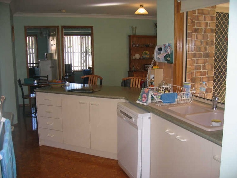 8 Ashwood Cct, Birkdale QLD 4159