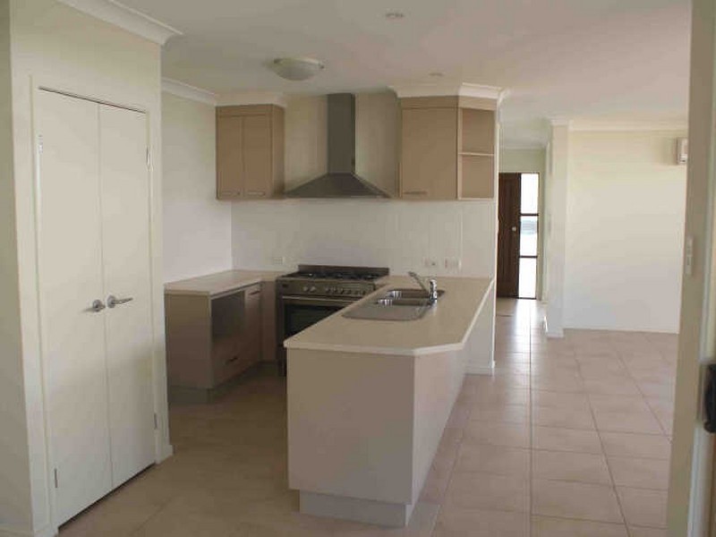 9 School Road, Victoria Point QLD 4165