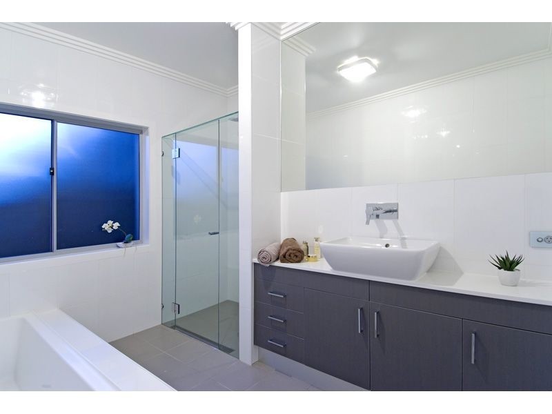 339 Main Road, Wellington Point QLD 4160