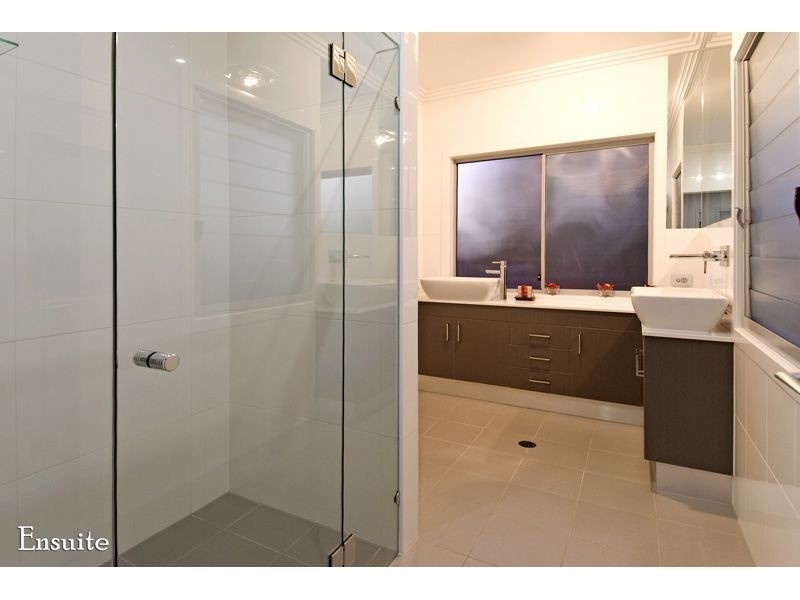 339 Main Road, Wellington Point QLD 4160