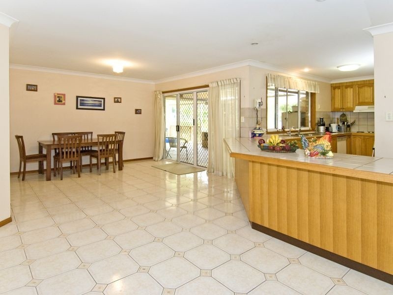219 Avalon Road, Sheldon QLD 4157
