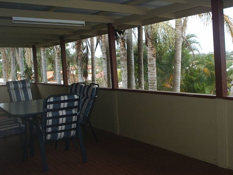 8 Heeler St, Redland Bay QLD 4165