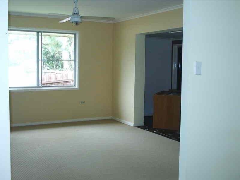 8 Heeler St, Redland Bay QLD 4165