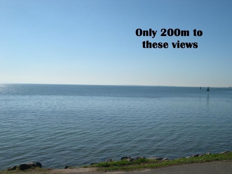 33 Bates Drive, Birkdale QLD 4159