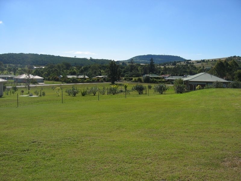 86 Rose Avenue, Minden QLD 4311