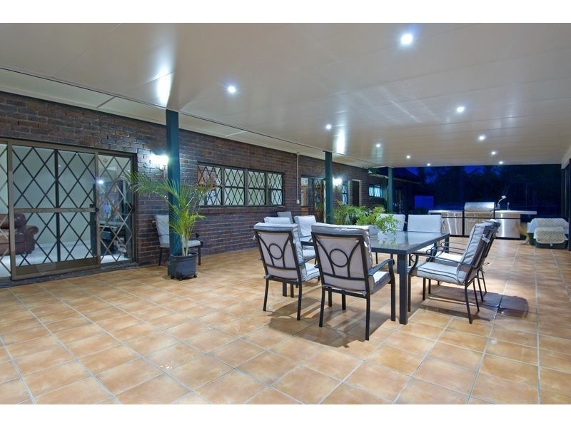 15 St James Road, Birkdale QLD 4159