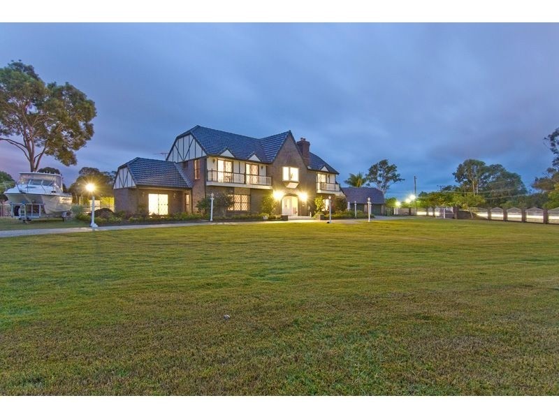 15 St James Road, Birkdale QLD 4159