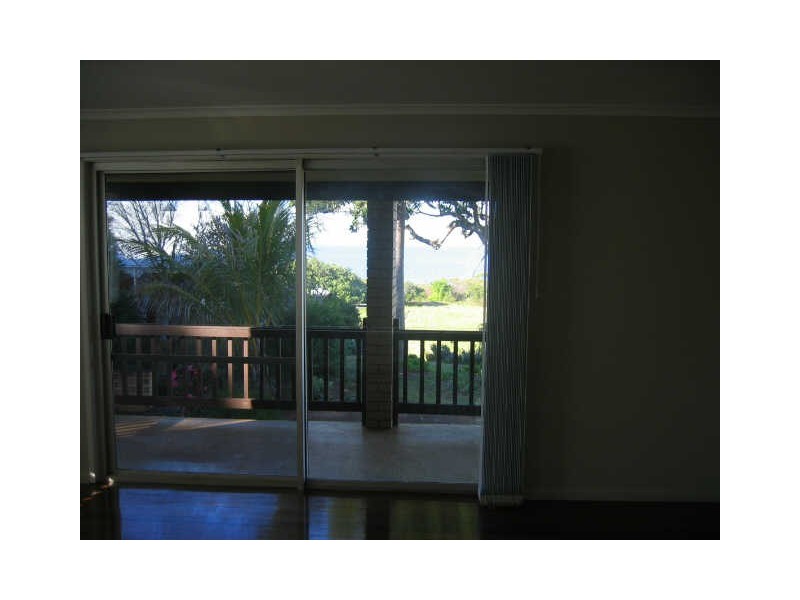 221 Main Rd, Wellington Point QLD 4160