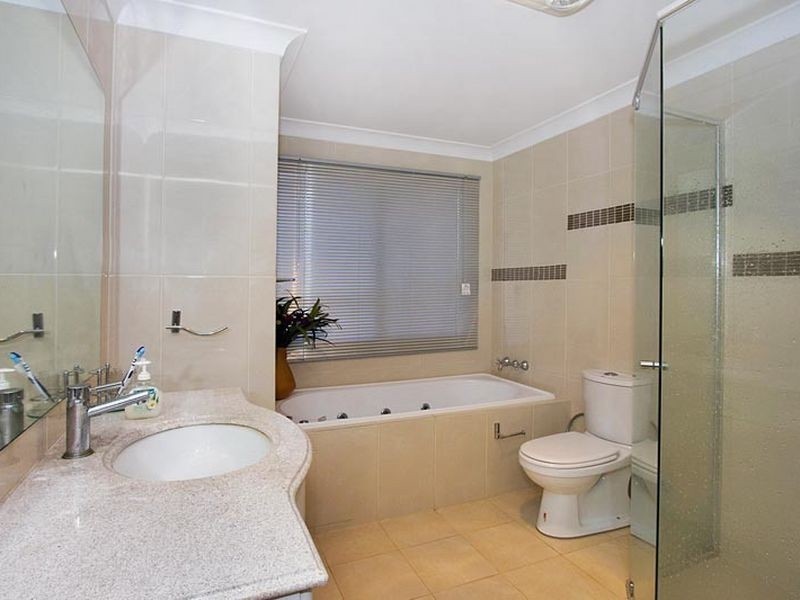 1/32 Donegal Court, Banora Point NSW 2486