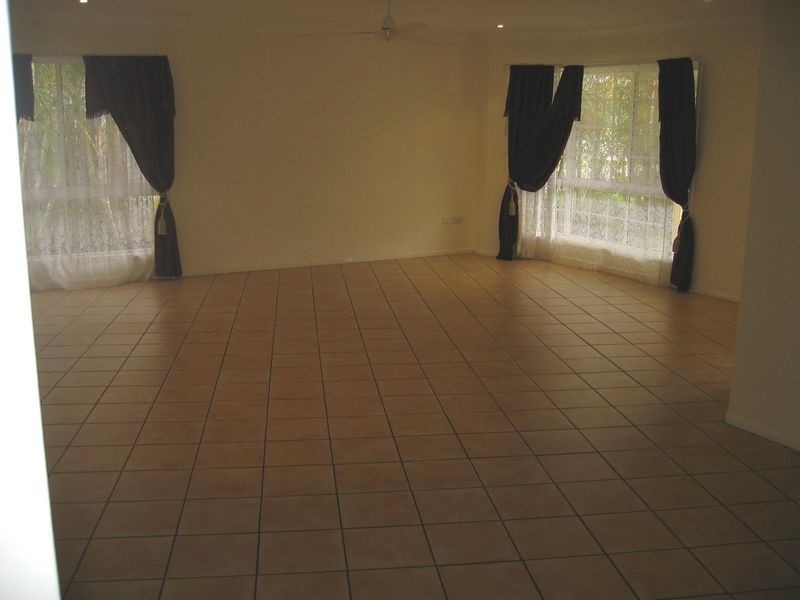 16 Riley Drive, Capalaba QLD 4157