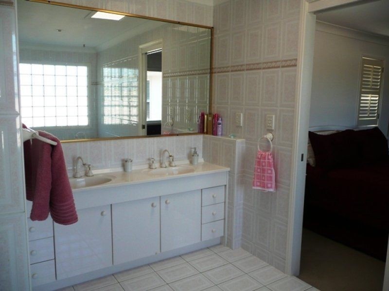 9 Adrian Street, Victoria Point QLD 4165