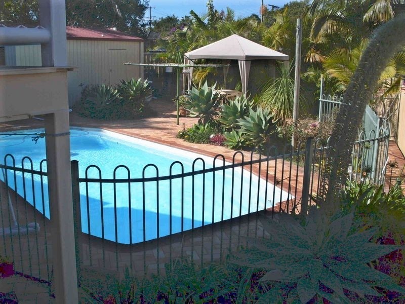 2 Cumberland Drive, Alexandra Hills QLD 4161