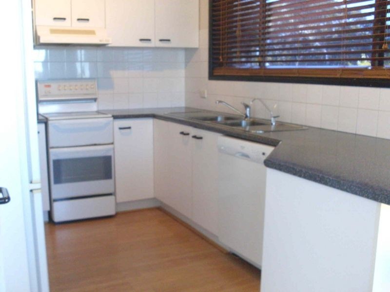 4 Cumberland Dr, Alexandra Hills QLD 4161