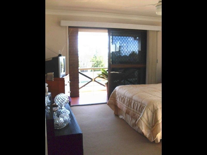 4 Cumberland Dr, Alexandra Hills QLD 4161