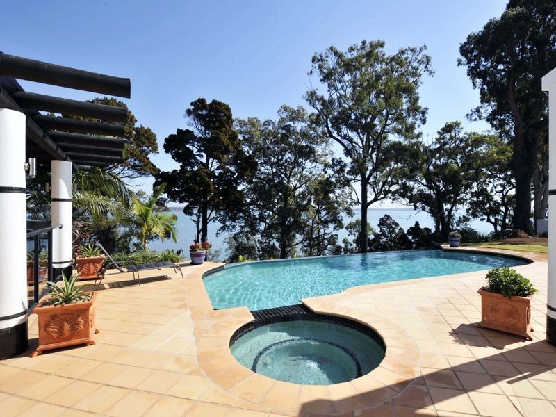118 Main Road, Wellington Point QLD 4160