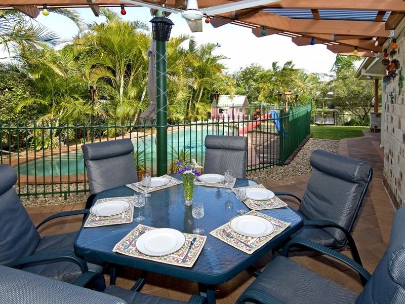 18 Queensbury Crt, Wellington Point QLD 4160