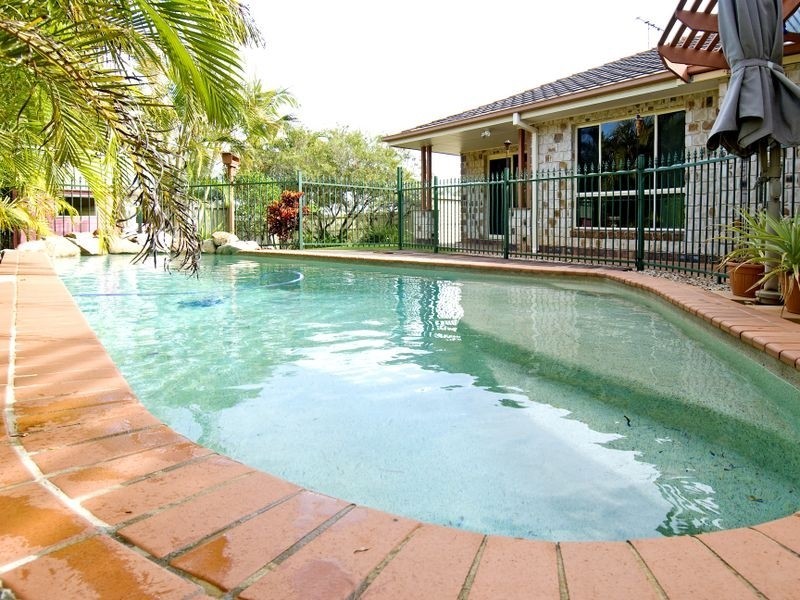 18 Queensbury Crt, Wellington Point QLD 4160