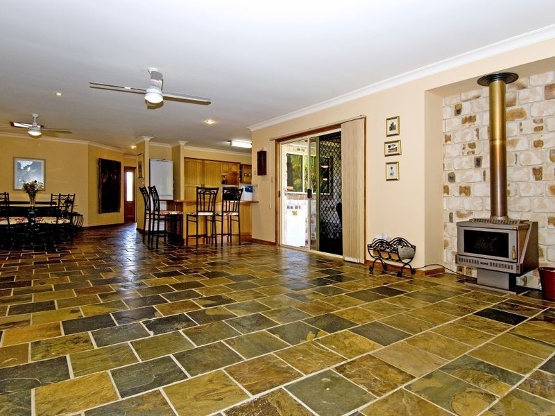 18 Queensbury Crt, Wellington Point QLD 4160