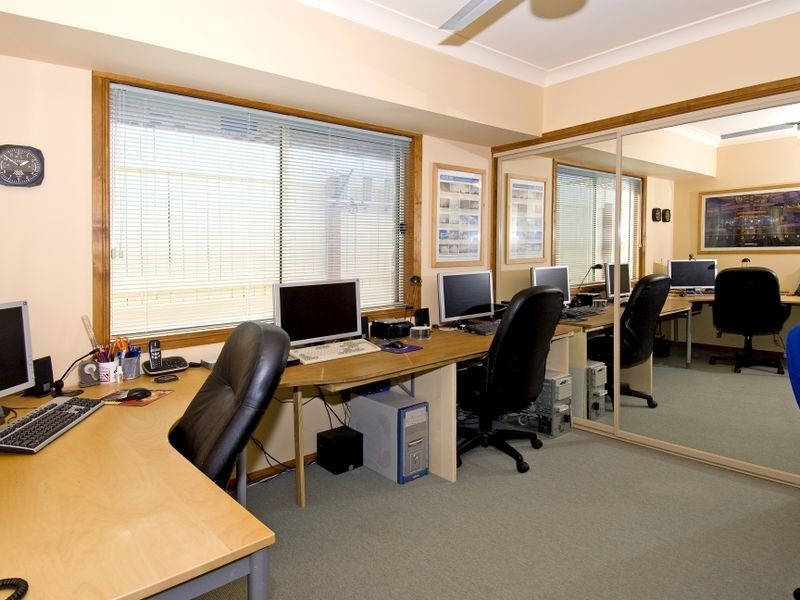 18 Queensbury Crt, Wellington Point QLD 4160