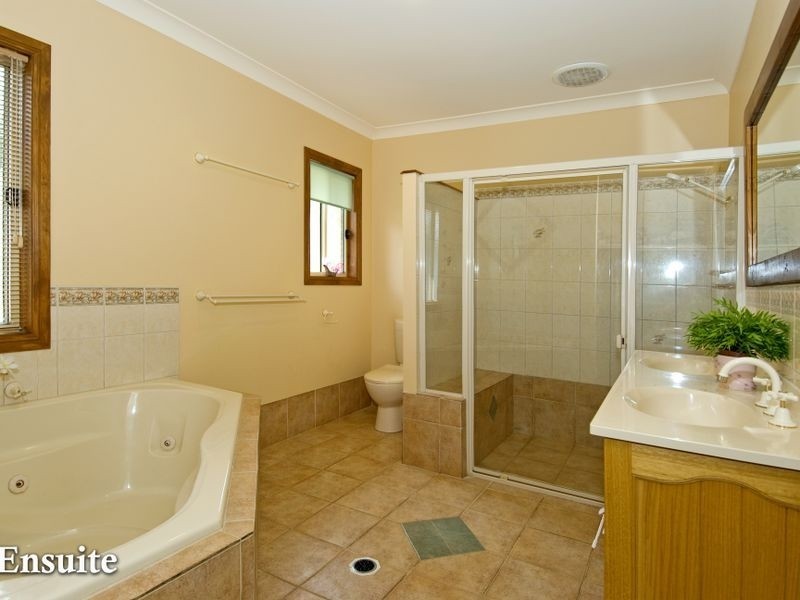 18 Queensbury Crt, Wellington Point QLD 4160