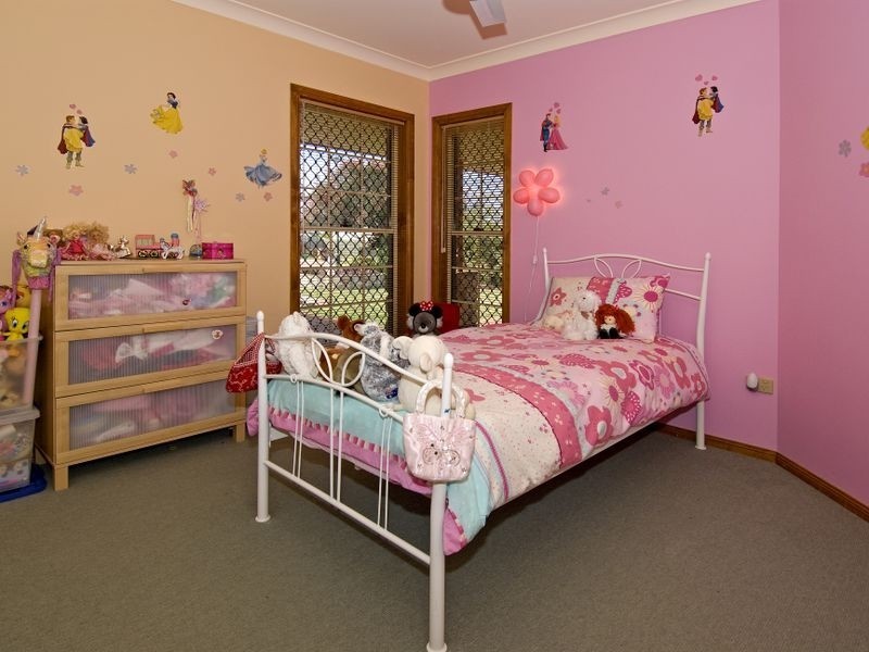 18 Queensbury Crt, Wellington Point QLD 4160