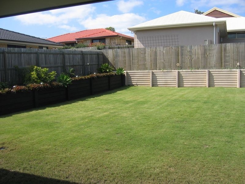 16 Fiddlewood Street, Victoria Point QLD 4165