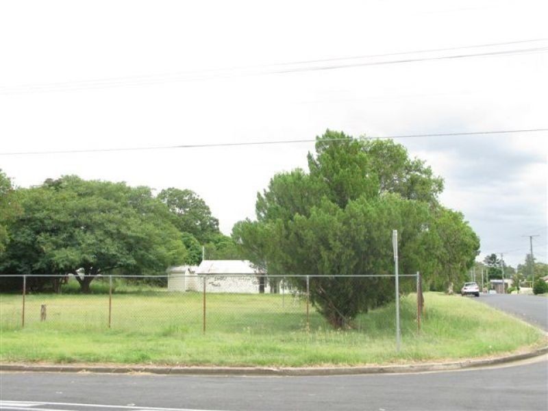 11 Siemons Street, One Mile QLD 4305